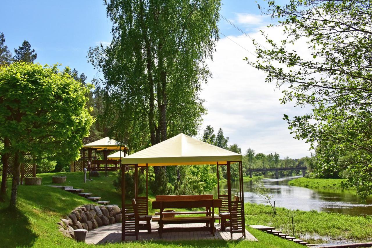Pusu Takas Otel Andrioniskis Dış mekan fotoğraf